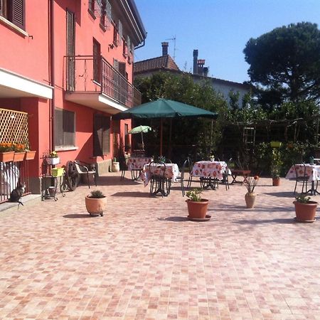 Agriturismo E Az. Agricola Ma.Mi Sale Exteriör bild