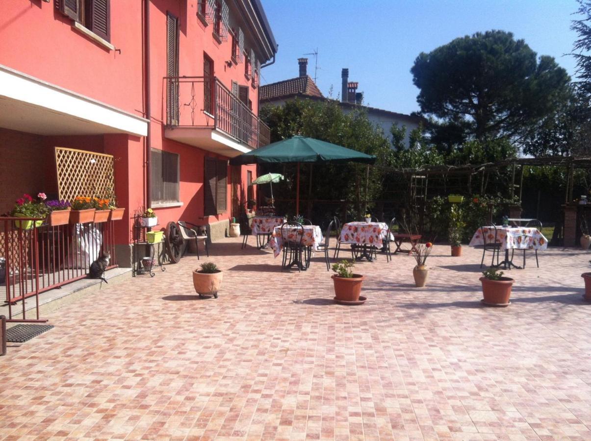 Agriturismo E Az. Agricola Ma.Mi Sale Exteriör bild
