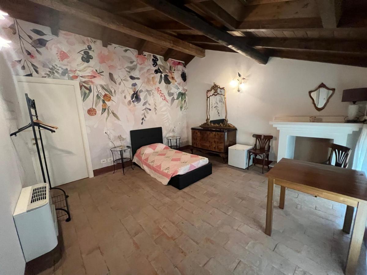 Agriturismo E Az. Agricola Ma.Mi Sale Exteriör bild